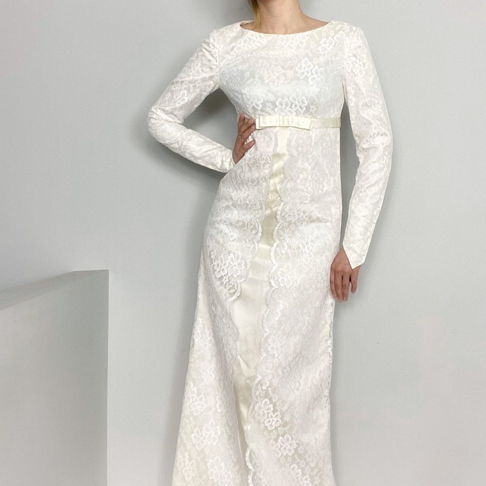 1960S Vintage Modest Lace Wedding Dress. Church dress. Long Sleeve Winter Bride